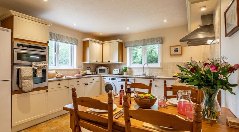 Photo of 2 Bed in Godshill