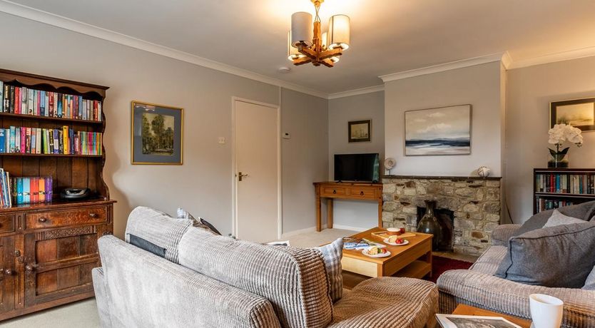 Photo of 2 Bed in Godshill