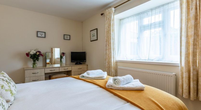 Photo of 2 Bed in Godshill