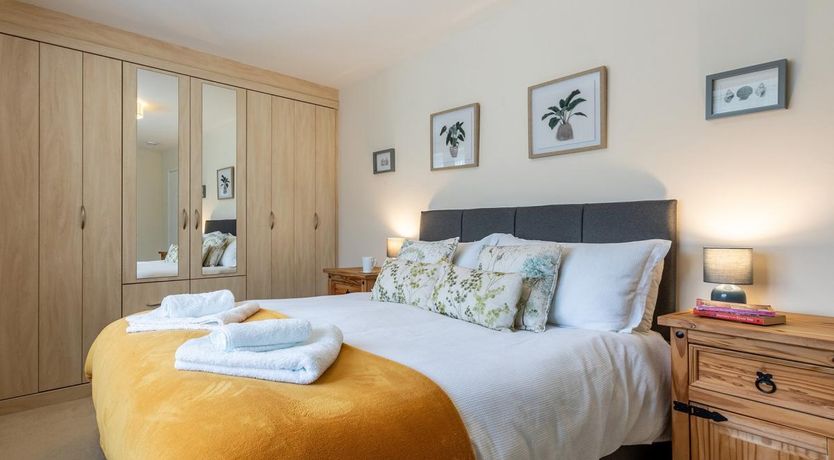 Photo of 2 Bed in Godshill