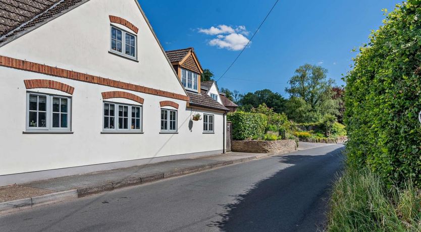 Photo of 2 Bed in Winterborne Stickland