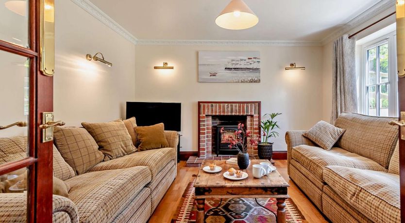 Photo of 2 Bed in Winterborne Stickland