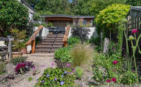 Photo of 2 Bed in Winterborne Stickland
