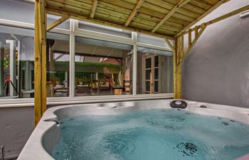 4 Bed in Llandudno Holiday Home