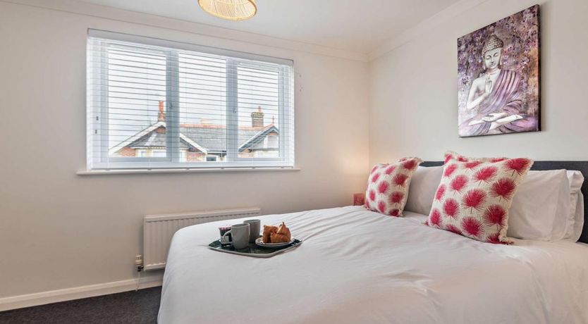 Photo of 3 Bed in Shanklin