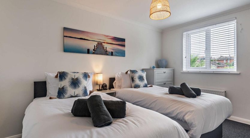 Photo of 3 Bed in Shanklin