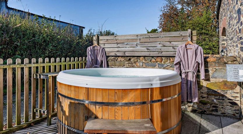 Photo of 2 Bed in St. Giles-on-the-Heath