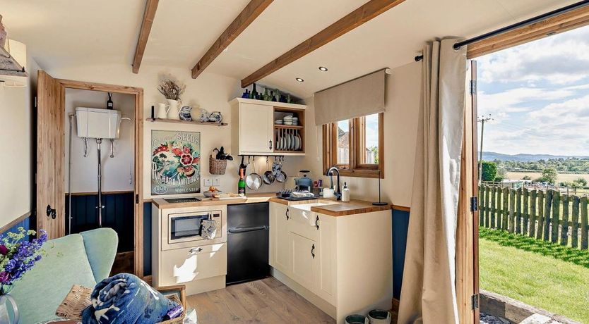 Photo of 1 Bed in Badgeworth