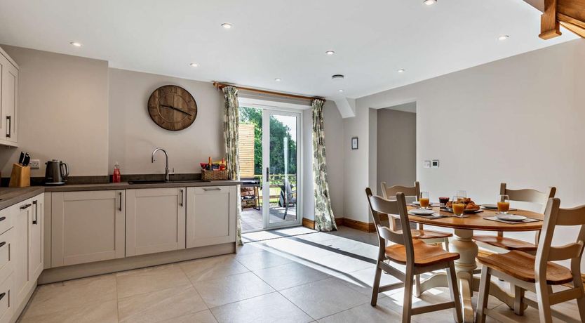 Photo of 2 Bed in Stoke-on-trent