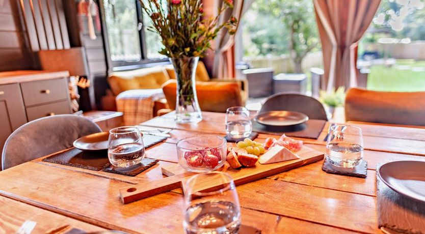 Photo of 2 Bed in Hambledon