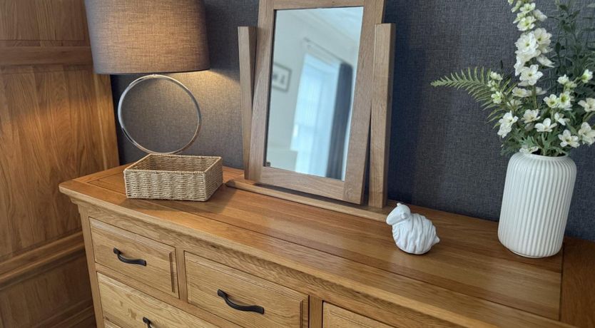 Photo of 2 Bed in Milford Haven