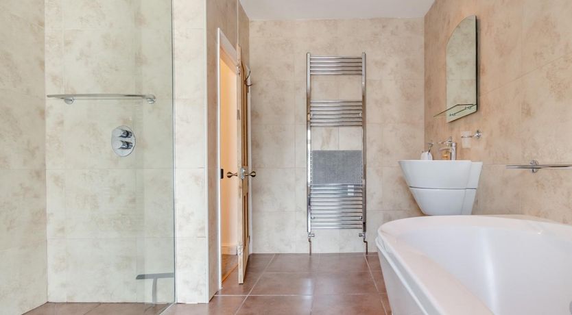 Photo of 2 Bed in Milford Haven