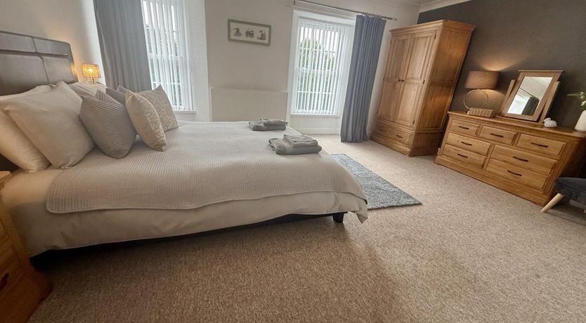 Photo of 2 Bed in Milford Haven