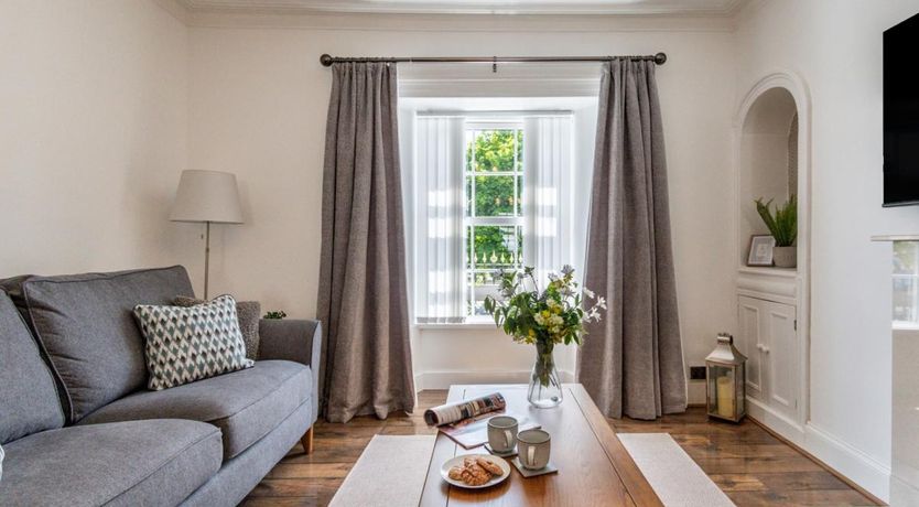 Photo of 2 Bed in Milford Haven