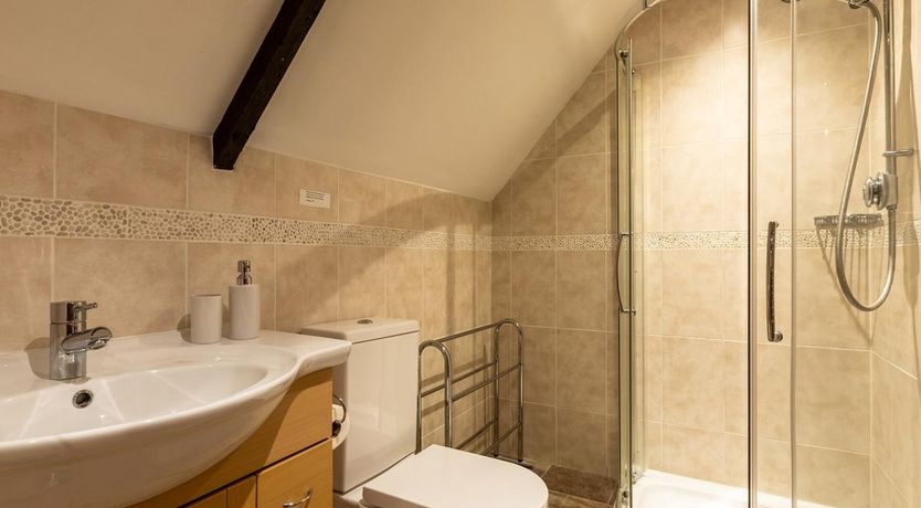 Photo of 2 Bed in Godshill