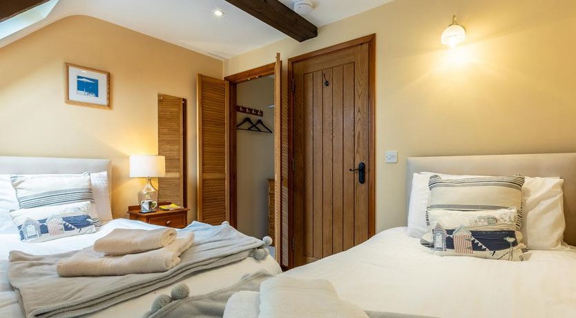 Photo of 2 Bed in Godshill