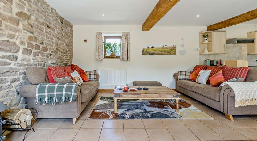 Photo of 5 Bed in Tugford