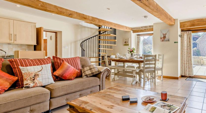 Photo of 5 Bed in Craven Arms