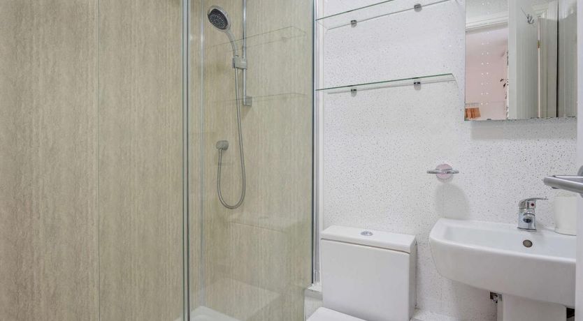 Photo of 3 Bed in Cranmore