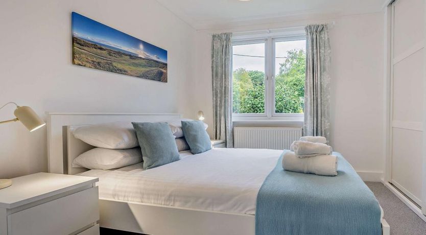 Photo of 3 Bed in Cranmore