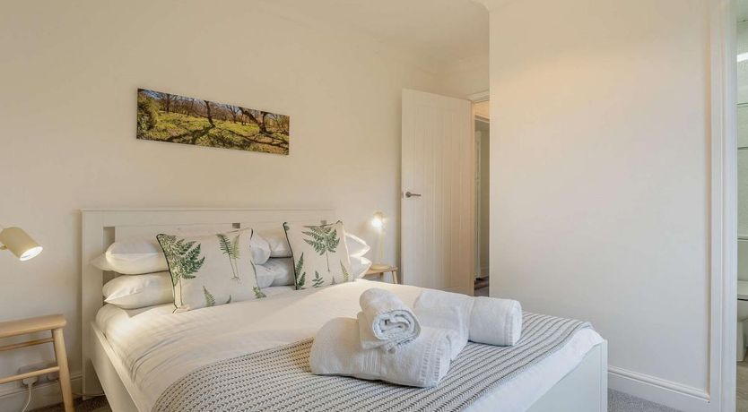 Photo of 3 Bed in Cranmore