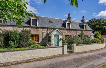 Cottage in The Highlands Holiday Home