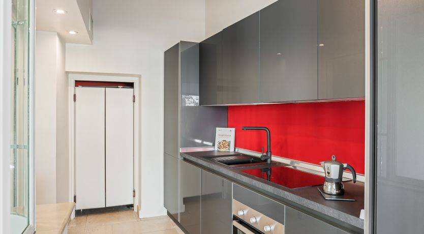 Photo of The Roman Lace