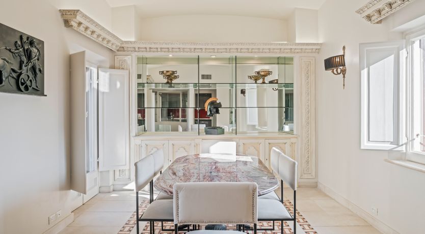 Photo of The Roman Lace