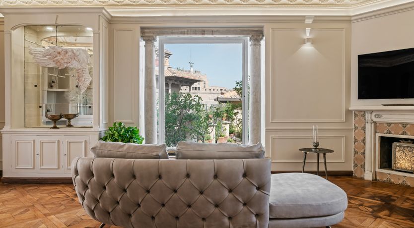 Photo of The Roman Lace