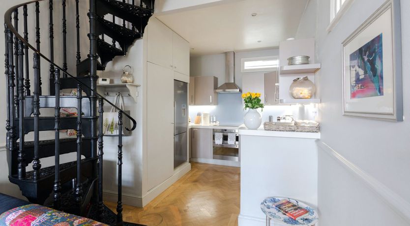 Photo of Jasmine Mews