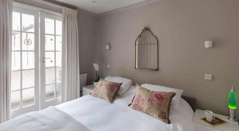 Photo of Jasmine Mews