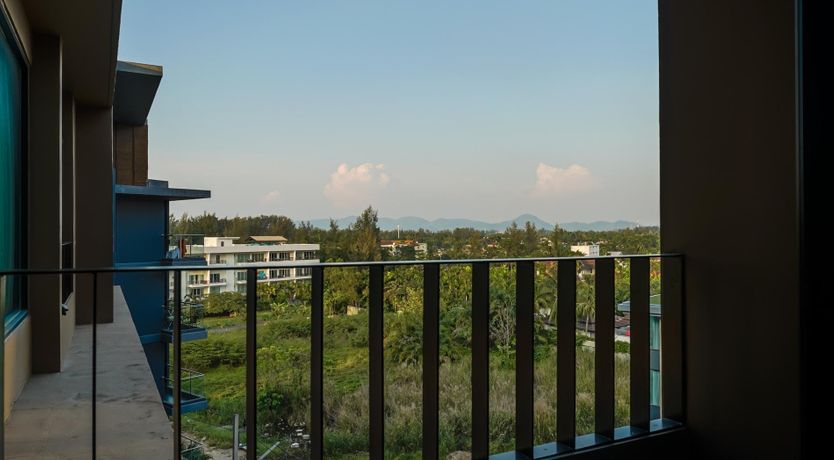 Photo of Sandy Soles