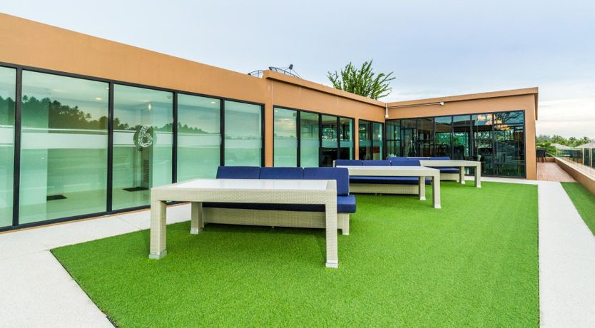 Photo of Sandy Soles