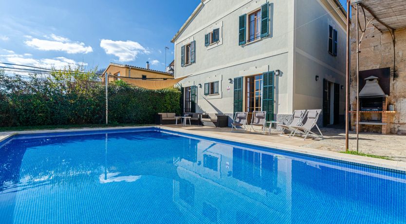 Photo of Olive & Almond