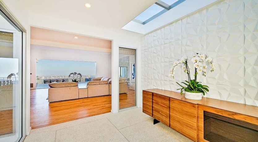 Photo of Skyline Horizon