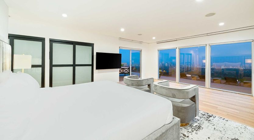 Photo of Skyline Horizon