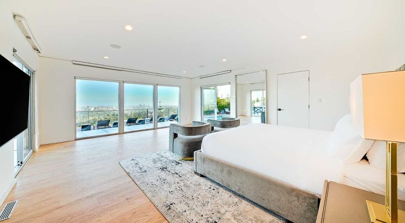 Photo of Skyline Horizon