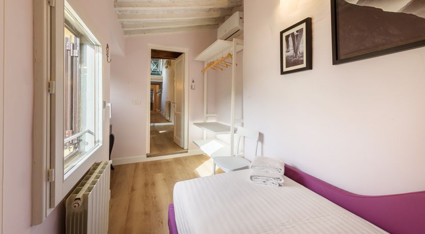 Photo of Renaissance Muse