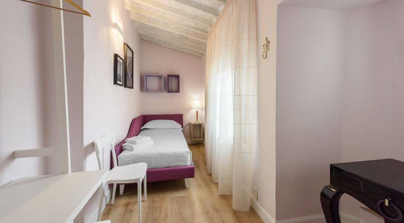 Photo of Renaissance Muse