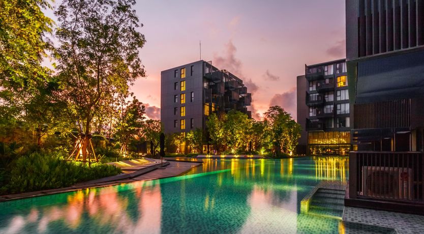 Photo of Poolside Poppin'