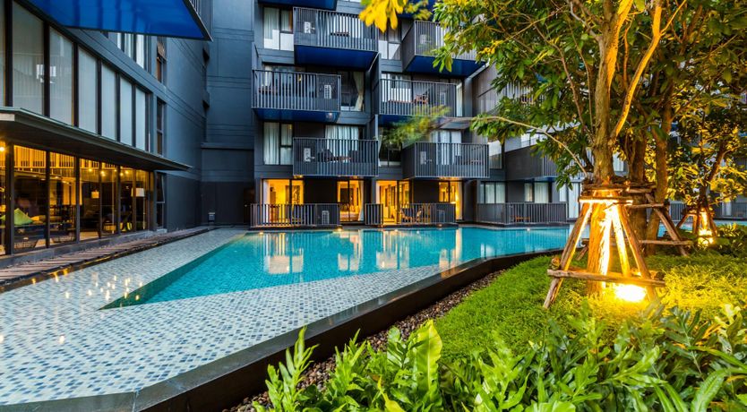 Photo of Poolside Poppin'