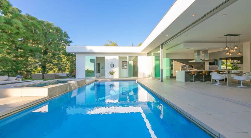 Photo of Beverly Hills Chic