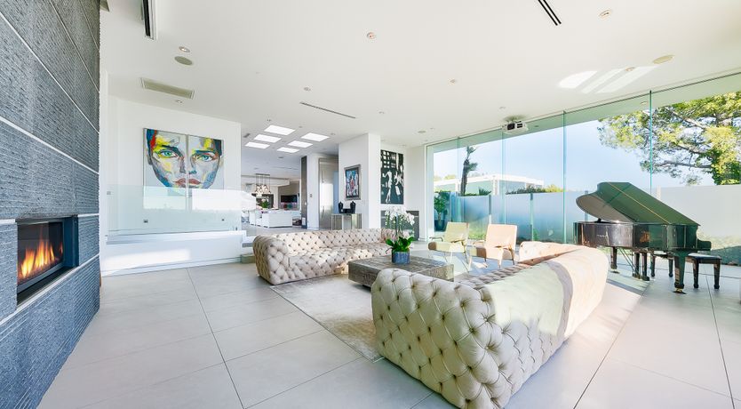 Photo of Beverly Hills Chic