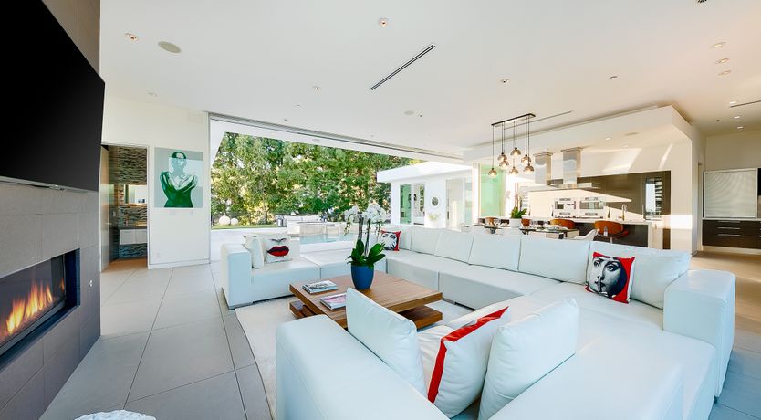 Photo of Beverly Hills Chic