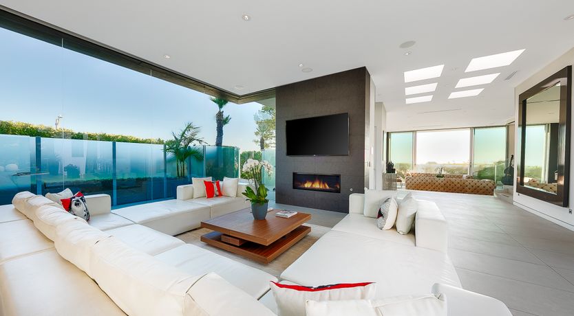 Photo of Beverly Hills Chic