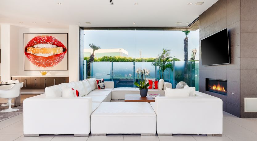 Photo of Beverly Hills Chic