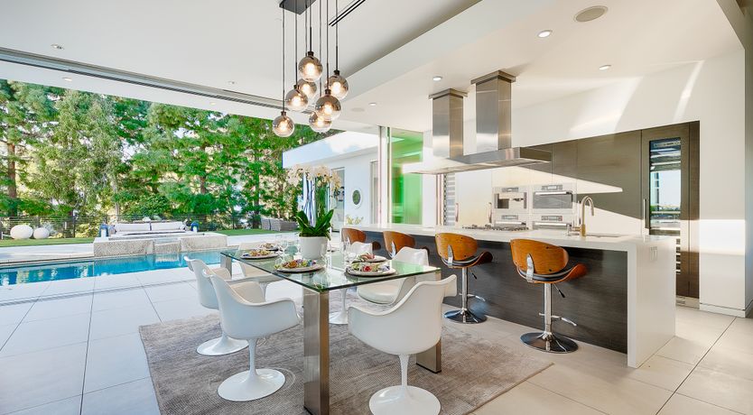 Photo of Beverly Hills Chic