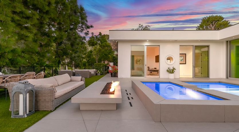 Photo of Beverly Hills Chic