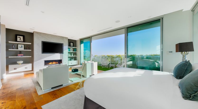 Photo of Beverly Hills Chic