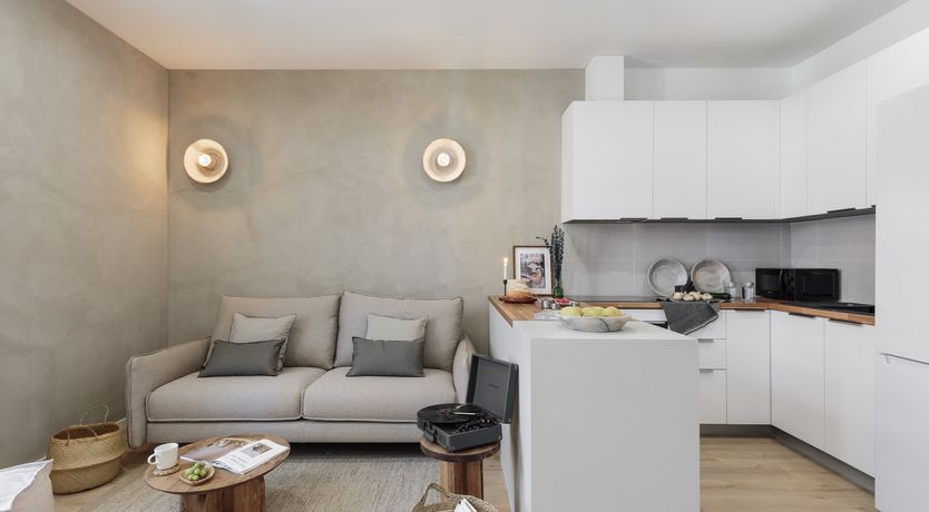 Photo of Greyscale Daydream